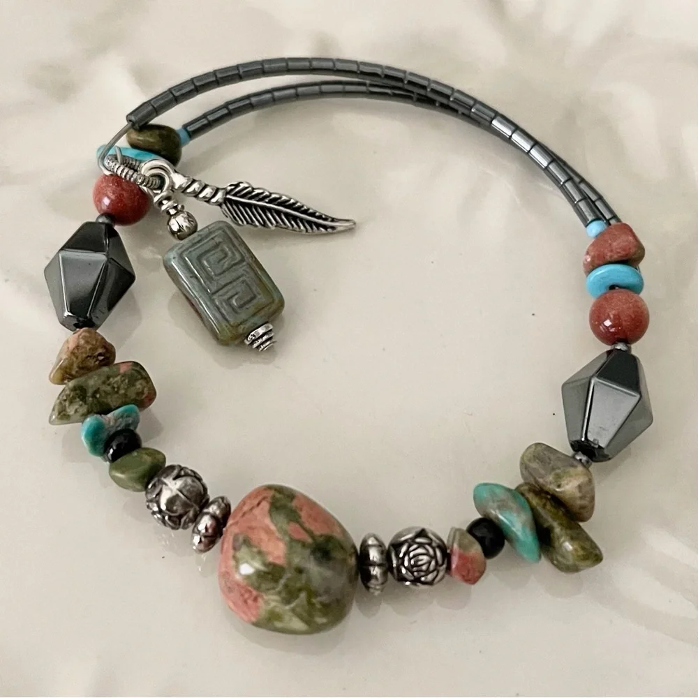 Stone Bracelet on Adjustable Memory Wire - Picture 4 of 11